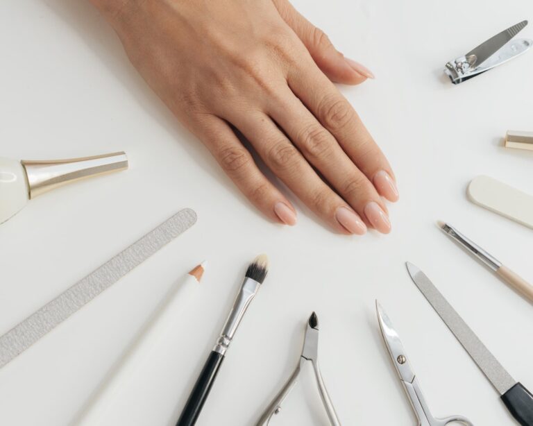 Les outils essentiels pour nos ongles